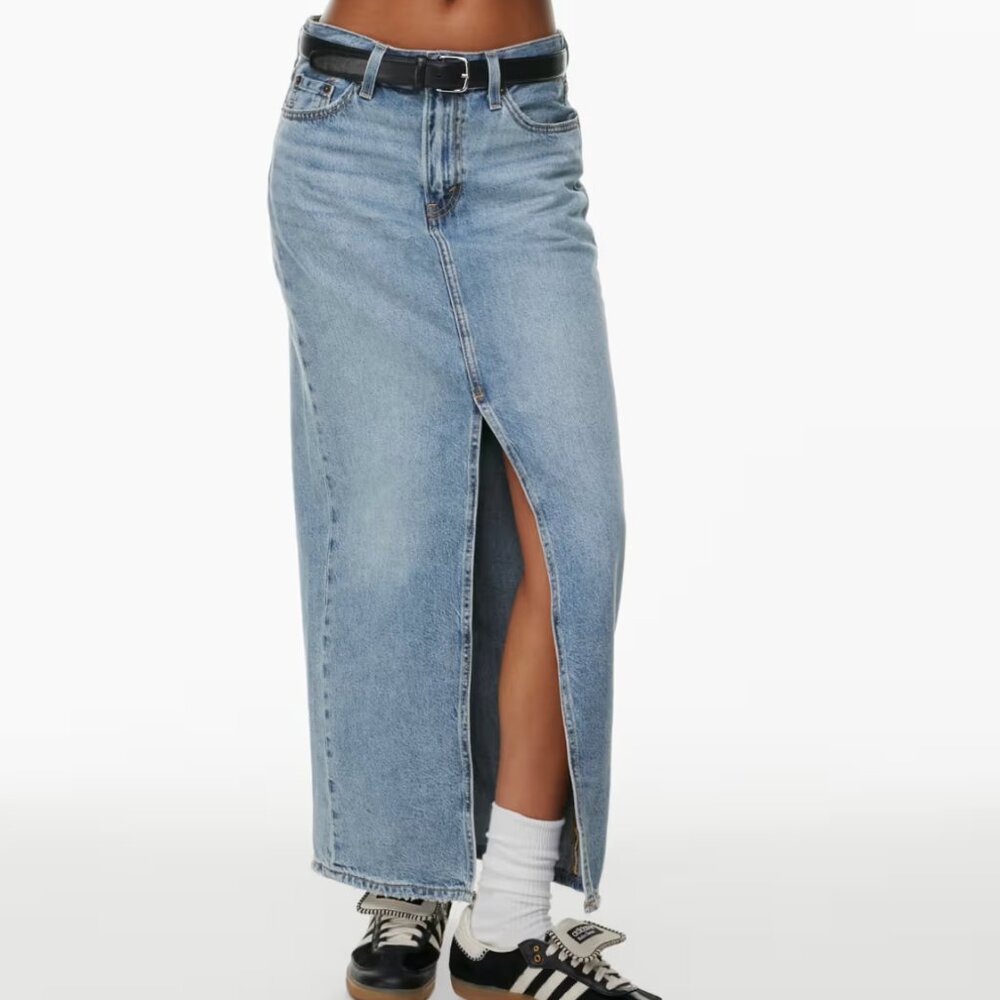 Levis Column Ankle Denim Skirt in Please Hold 28